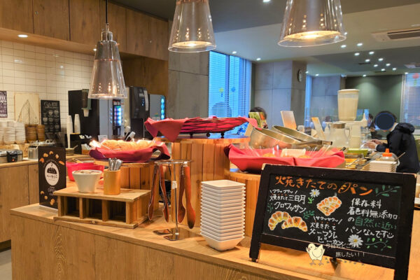 スーパーホテルプレミア宮崎一番街の朝食のパン