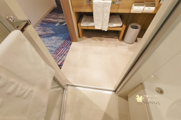 「ホテルJALシティ名古屋 錦」のシンプルクイーンのお風呂と部屋の段差