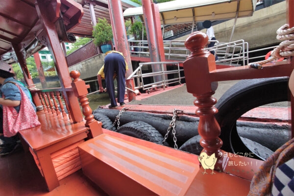 シャングリラバンコクのホテルボートの入り口