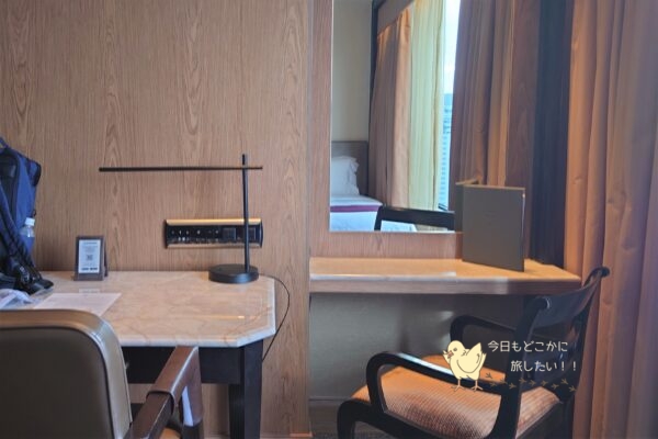 シェラトングランデ スクンビット、ラグジュアリーコレクションホテル、バンコクのグランデルームのドレッサースペース