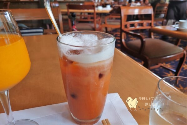 シェラトングランデ スクンビット バンコクの朝食のタイミルクティー