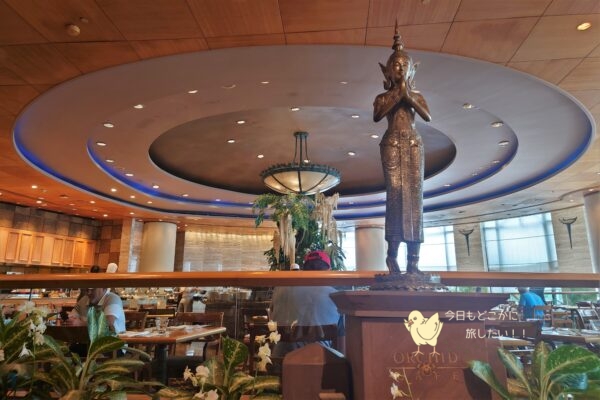 シェラトングランデ スクンビット バンコクの朝食会場のオーキッドカフェ