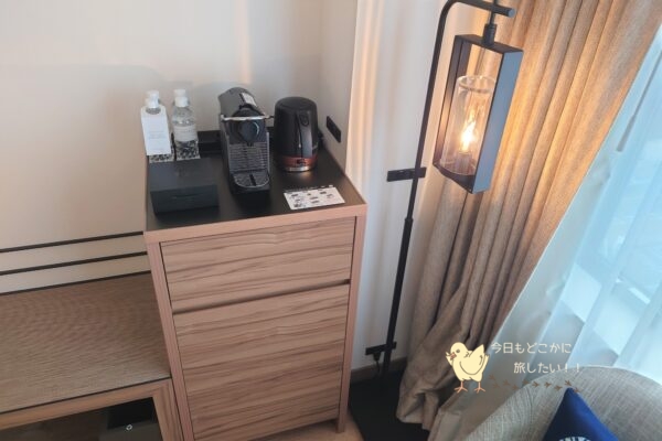 コートヤード バイ マリオット 名古屋のプレミアツインのティーセット・冷蔵庫