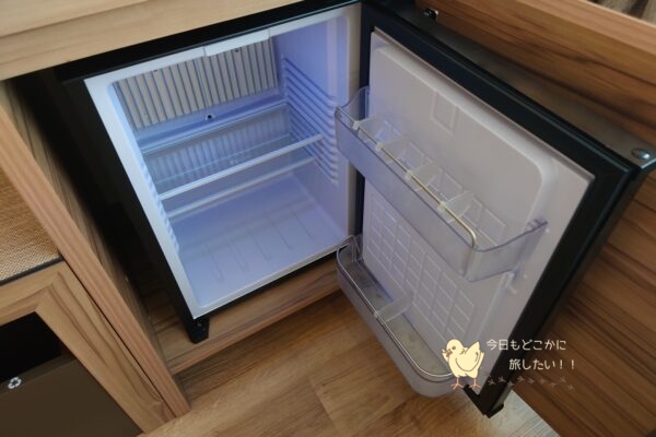 コートヤード バイ マリオット 名古屋のプレミアツインの冷蔵庫