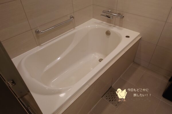 コートヤード バイ マリオット 名古屋のプレミアツインのお風呂のバスタブ