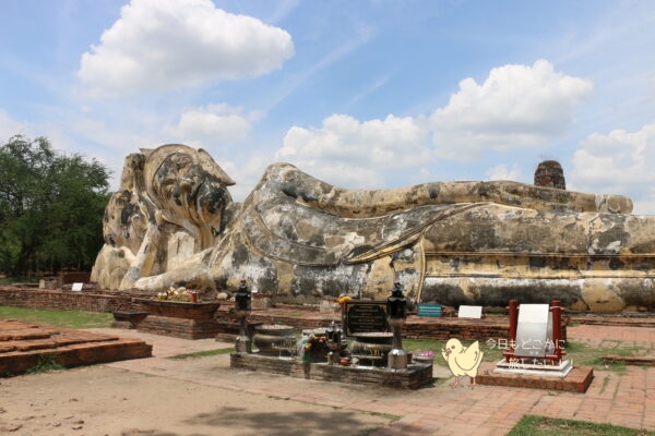 ワット・ロカヤ・スター(Wat Lokkaya Sutha)の涅槃像