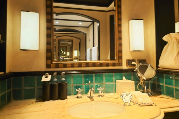 シェラトングランデ スクンビット、ラグジュアリーコレクションホテル、バンコクのグランデルームの洗面所