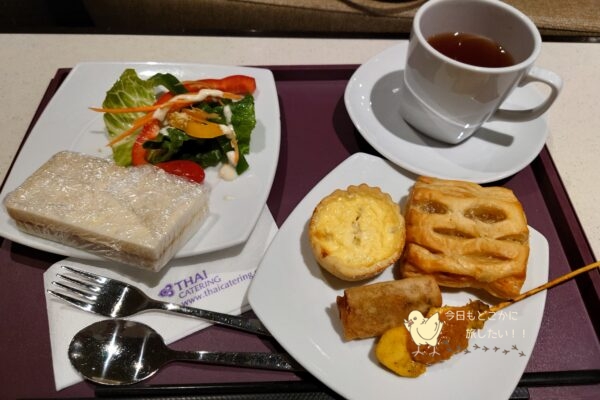 スワナプーム国際空港コンコースEのロイヤルシルクラウンジの食事