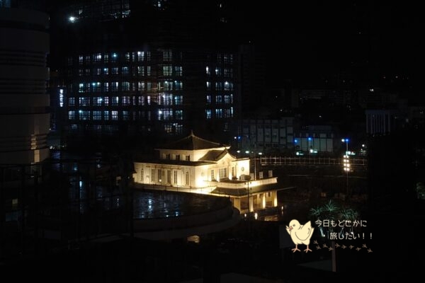 AIRLINE INN 高雄駅前のデラックスダブルから見えた旧・高雄駅舎のライトアップ