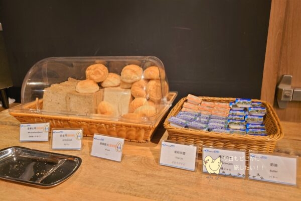 AIRLINE INN 高雄駅前の朝食のパン