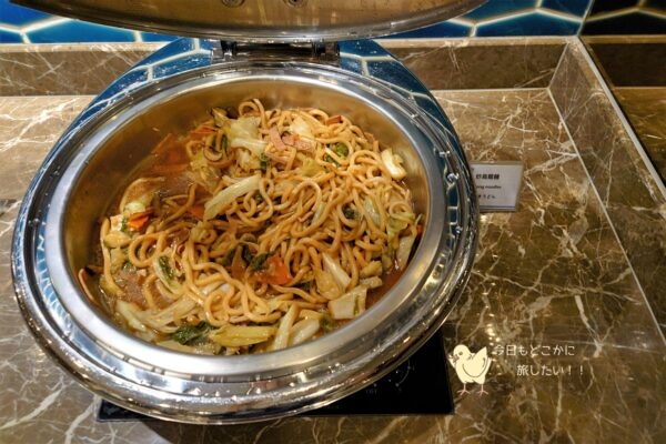 AIRLINE INN 高雄駅前の朝食の焼きうどん