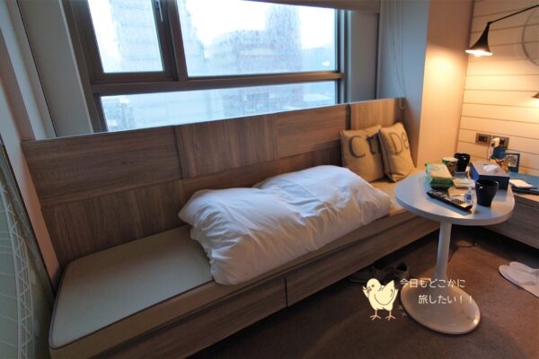 AIRLINE INN 高雄駅前のデラックスダブルのソファー