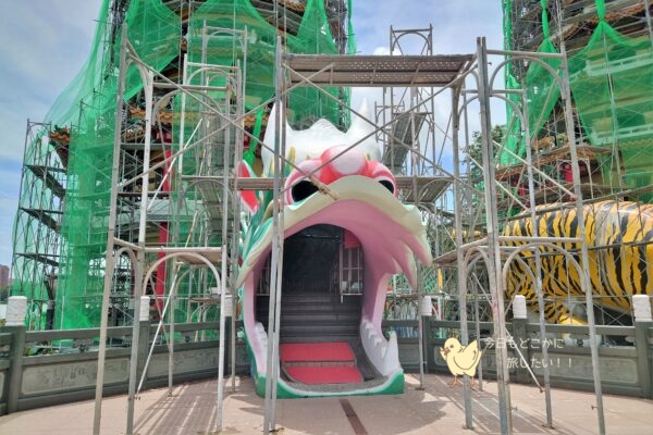 高雄の龍虎塔の中