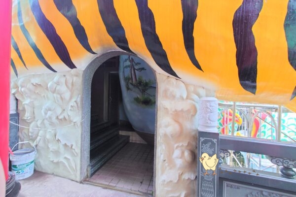 高雄の龍虎塔の中