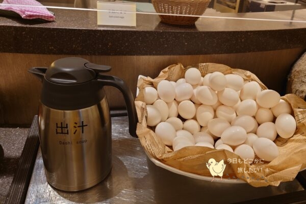 黒部・宇奈月温泉 やまのはのご飯のお供の半熟卵と出汁