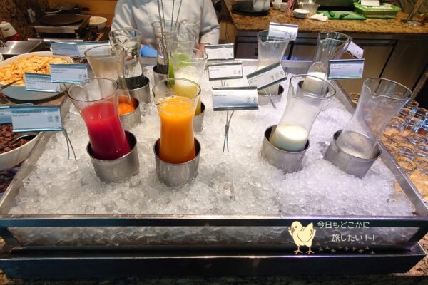 インターコンチネンタルサイゴンのMarket39の朝食の冷たい飲み物