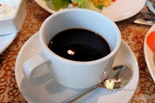 インターコンチネンタルサイゴンのMarket39の朝食でオーダーしたホットのベトナムブラックコーヒー