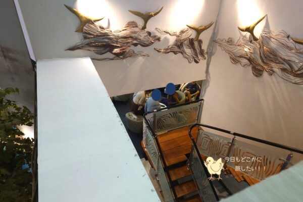 バリ島・ングラ・ライ国際空港のプレミアラウンジの中