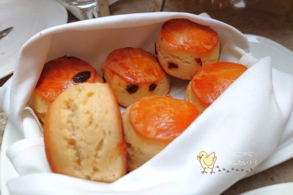 THE FULLERTON HOTELのThe COURTYARDのアフタヌーンティー