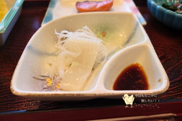 利尻マリンホテルの朝食のイカ刺し